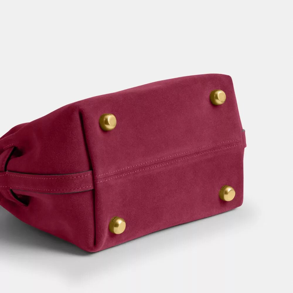 Soft Empire Carryall Bag 21