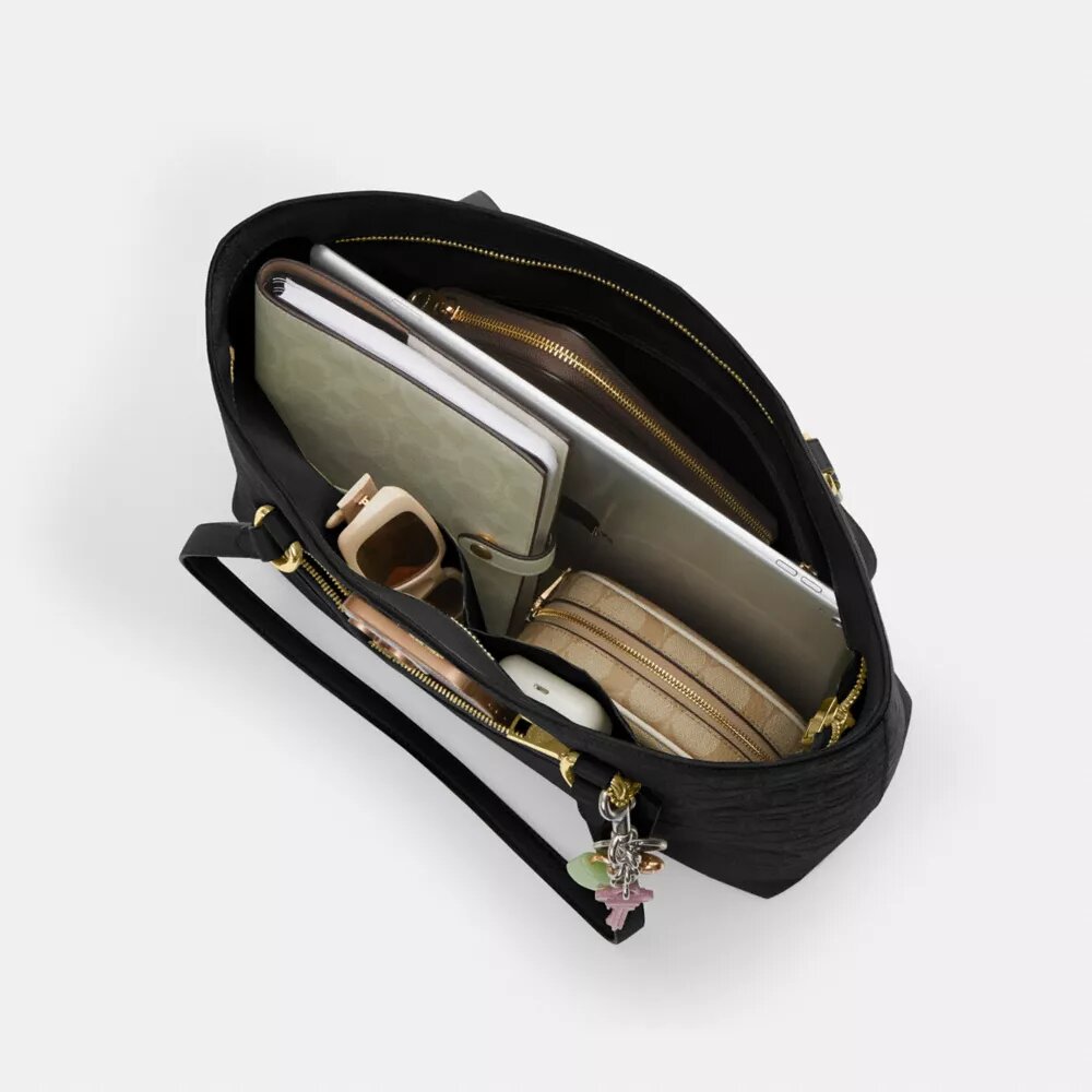 Station Tote Bag in Signature Leather