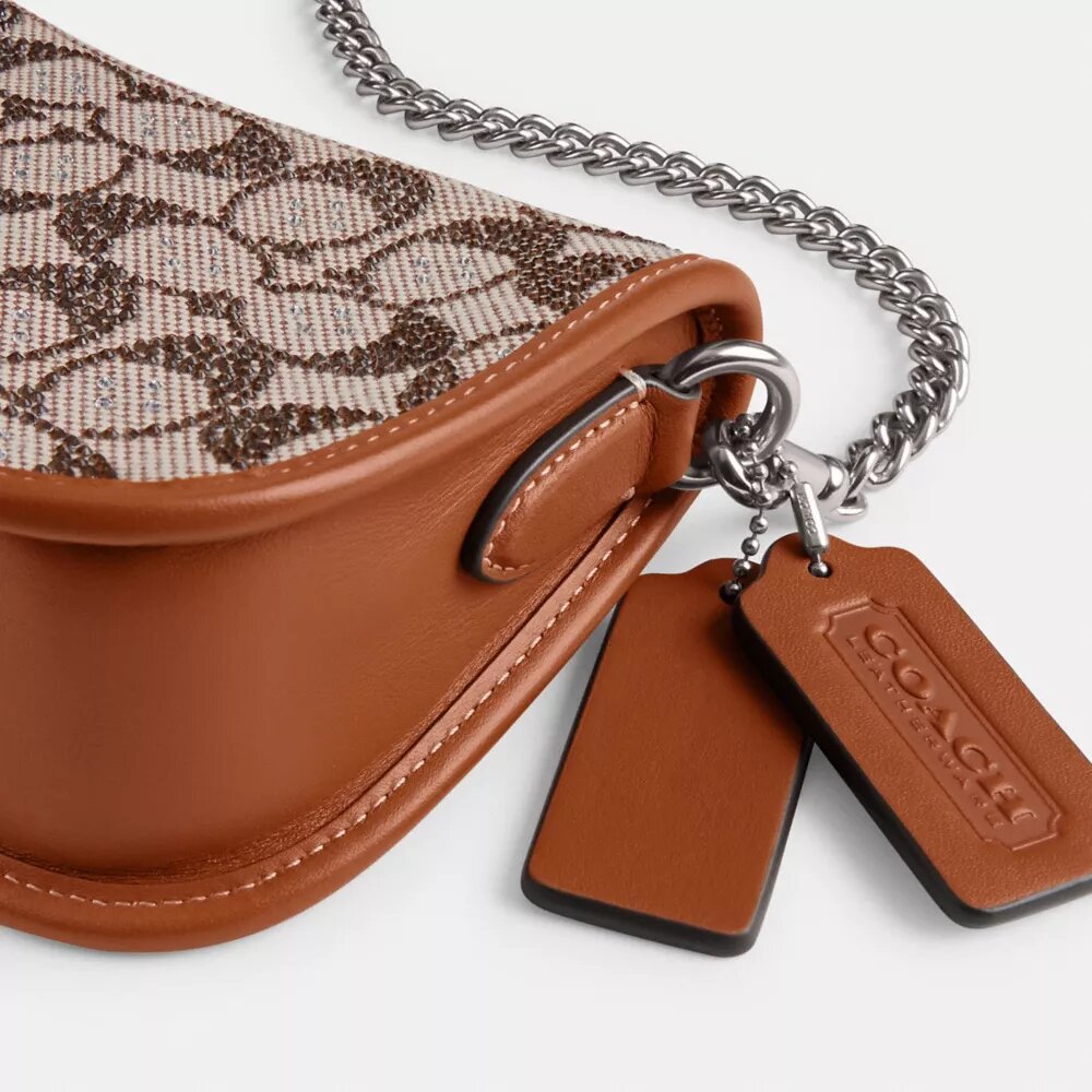 Swinger Bag 20 with Chain in Crystal Signature Jacquard