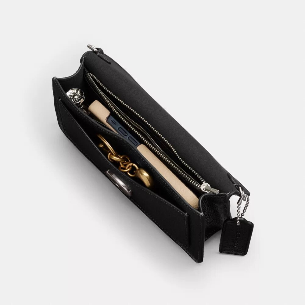 Tabby Chain Clutch