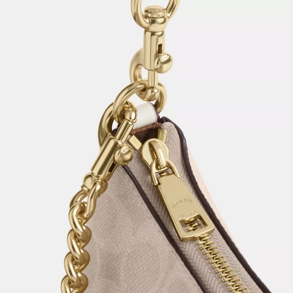 Teri Shoulder Bag in Signature Canvas