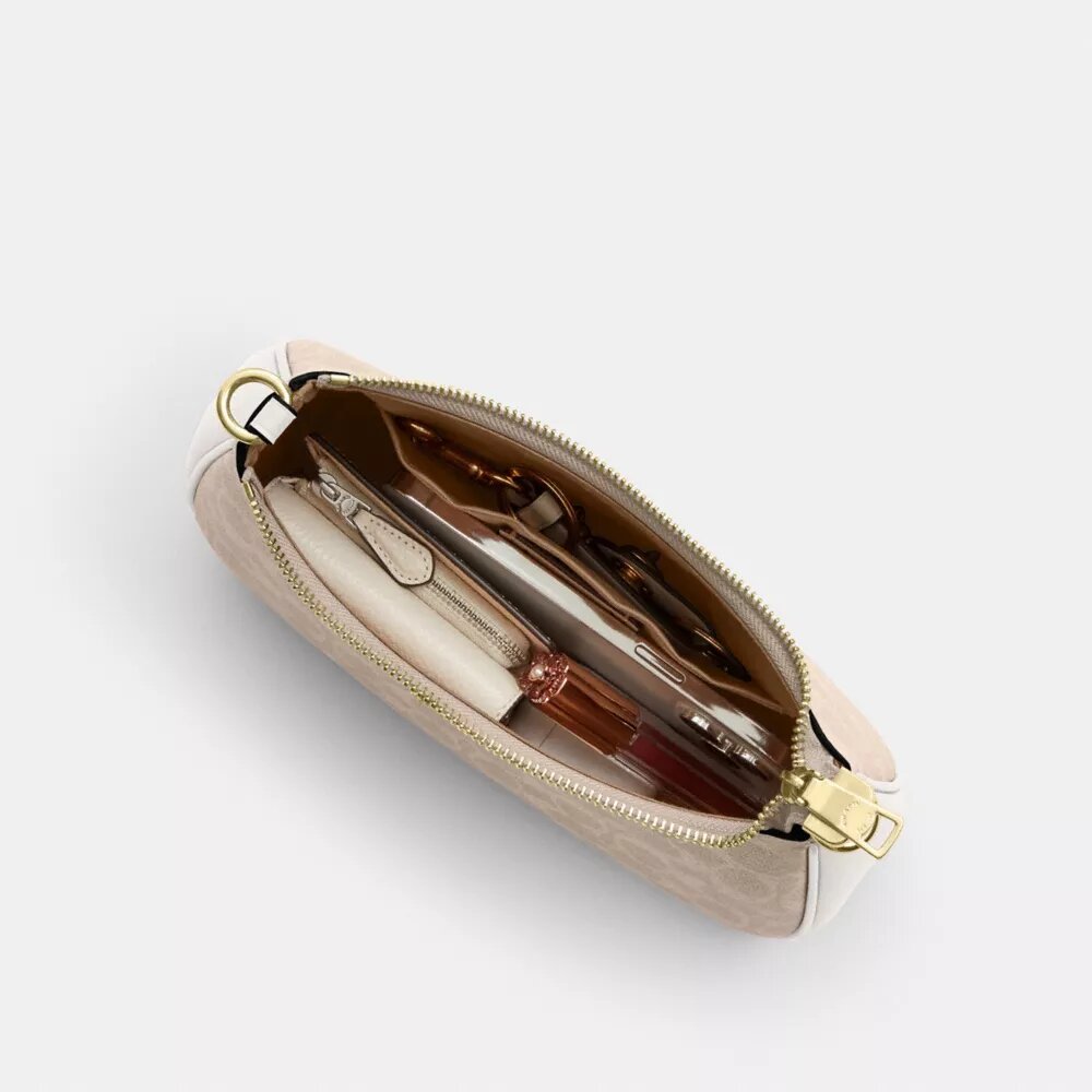 Teri Shoulder Bag in Signature Canvas
