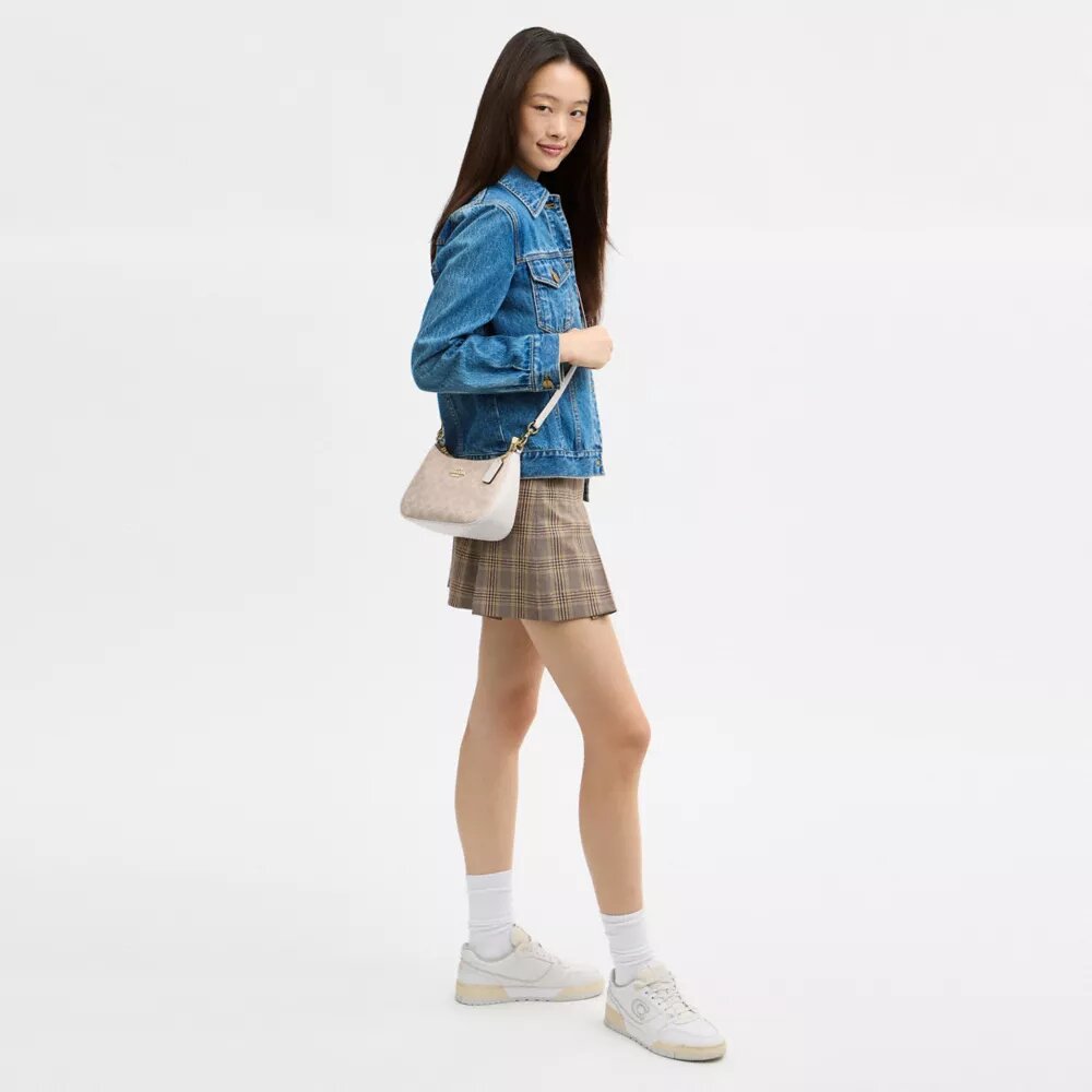 Teri Shoulder Bag in Signature Canvas