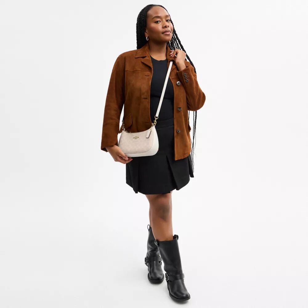 Teri Shoulder Bag in Signature Canvas