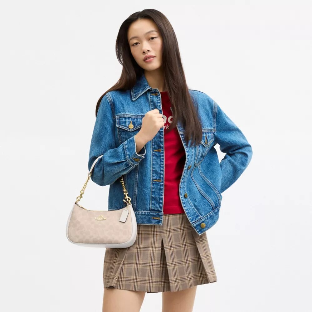 Teri Shoulder Bag in Signature Canvas
