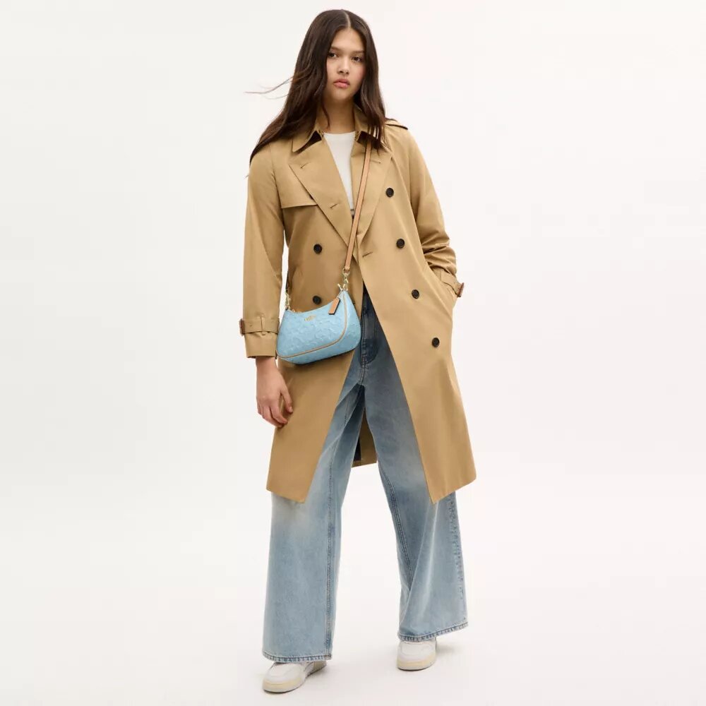 Teri Shoulder Bag in Signature Leather