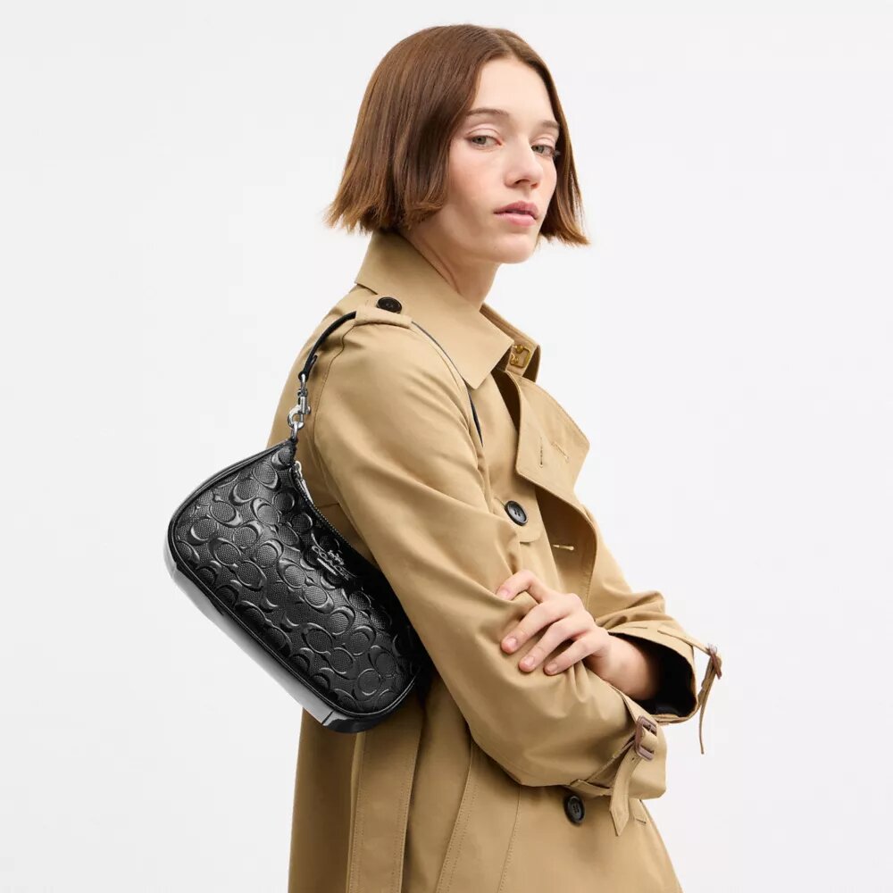 Teri Shoulder Bag in Signature Leather with Heart Charm