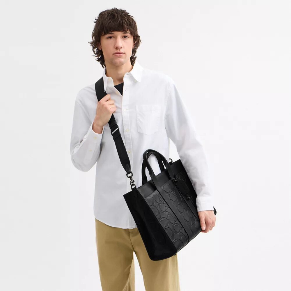 Wesley Tote in Maxi Signature Leather