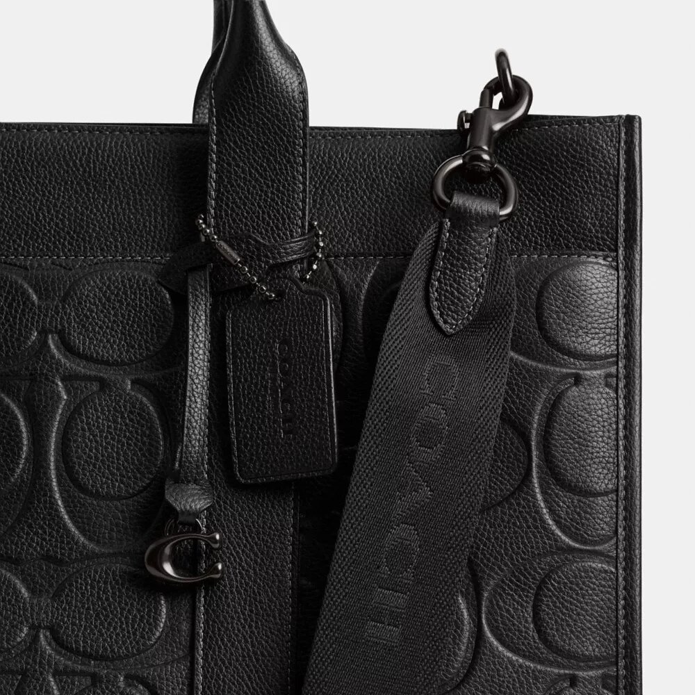 Wesley Tote in Maxi Signature Leather